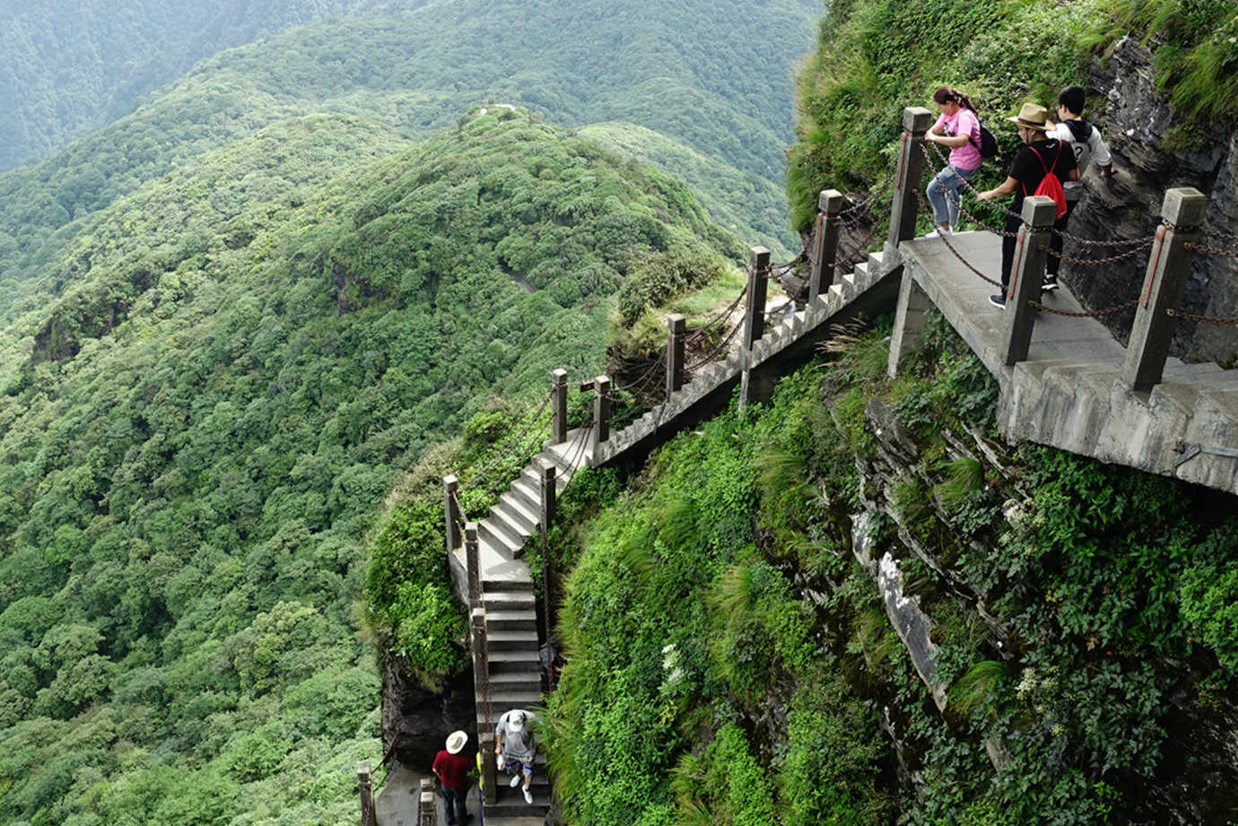 貴州銅仁-梵淨山彌勒菩薩道場